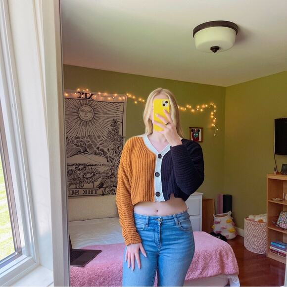 Made With Love Two-Toned Cropped Cardigan 🤎 - Picture 1 of 7